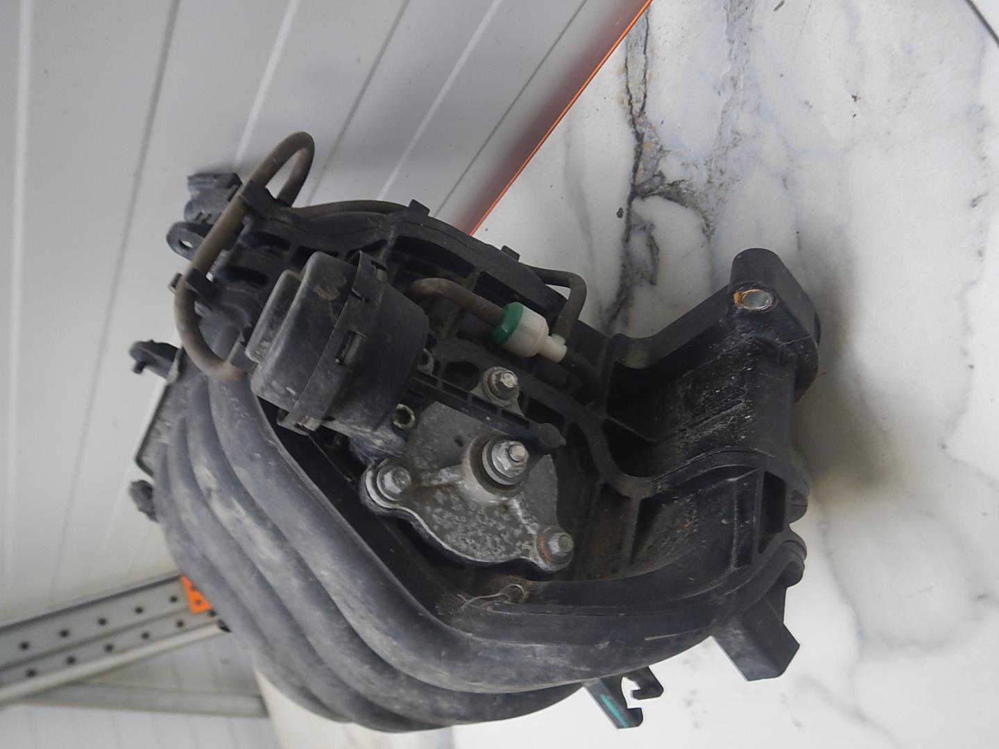 Коллектор впускной