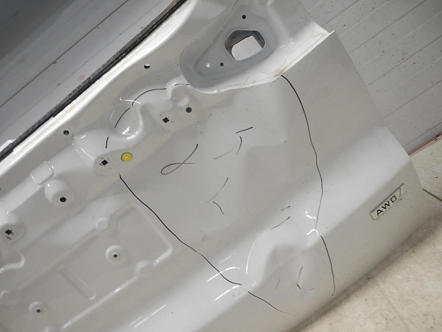 Дверь багажника