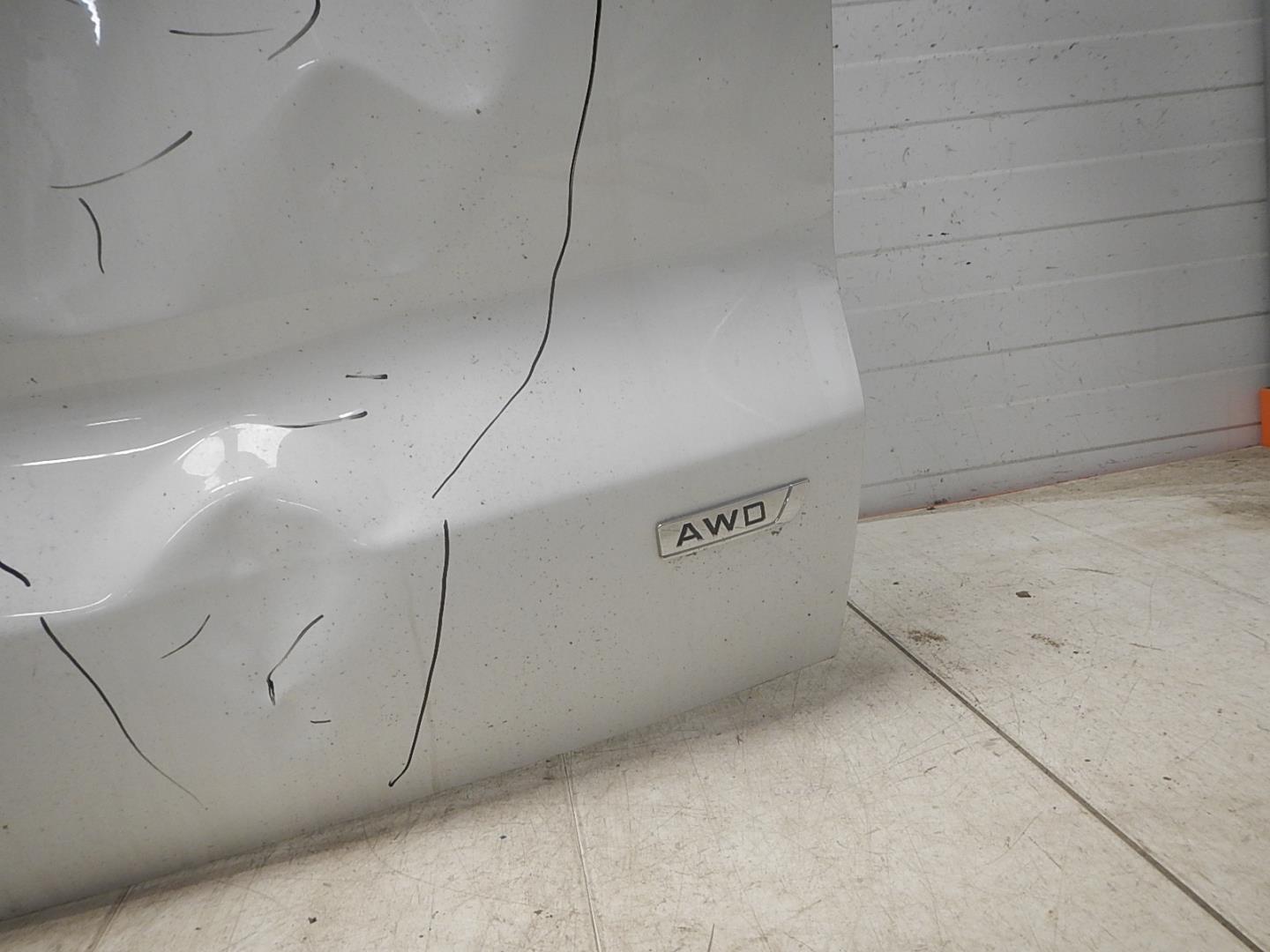 Дверь багажника