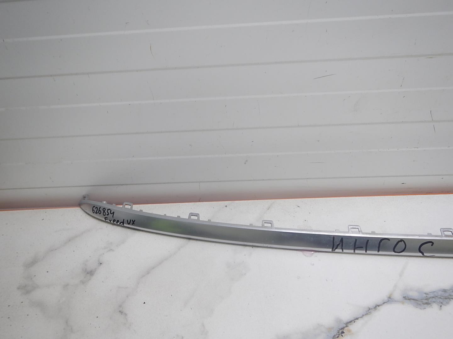 Молдинг заднего бампера