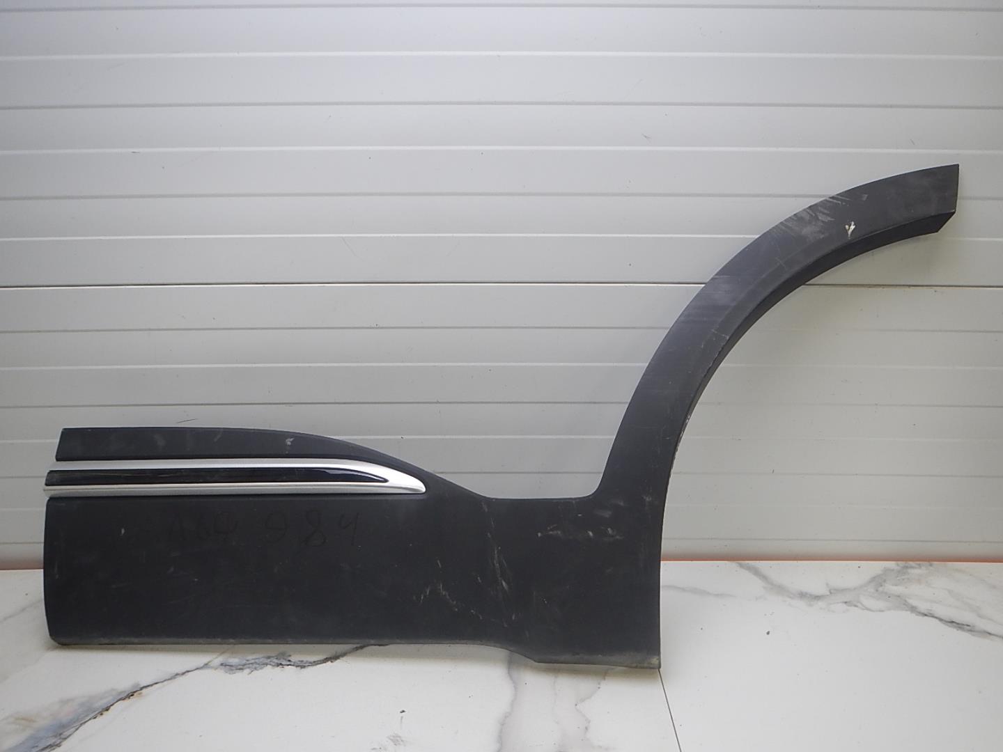 Молдинг задней левой двери