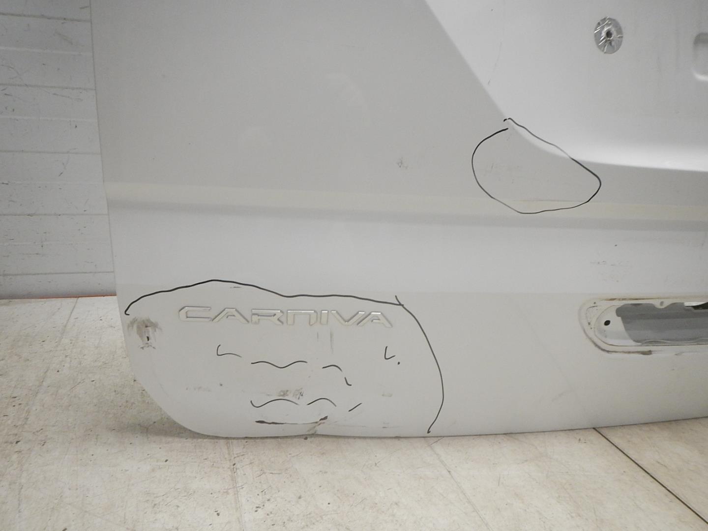 Дверь багажника