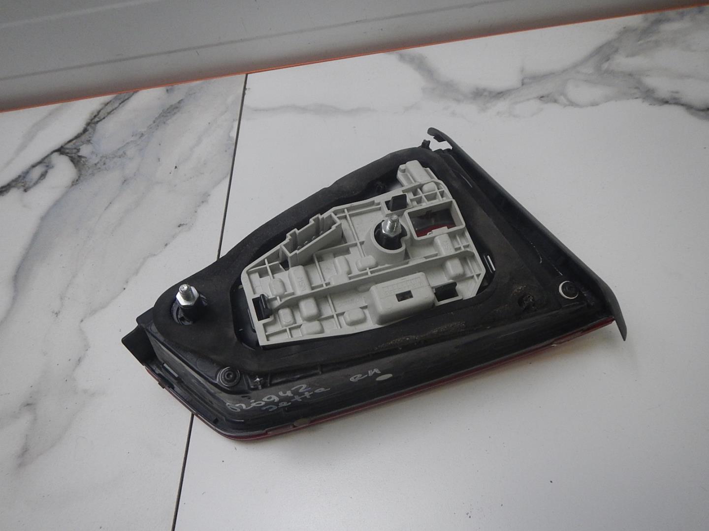 Фонарь задний внутренний правый