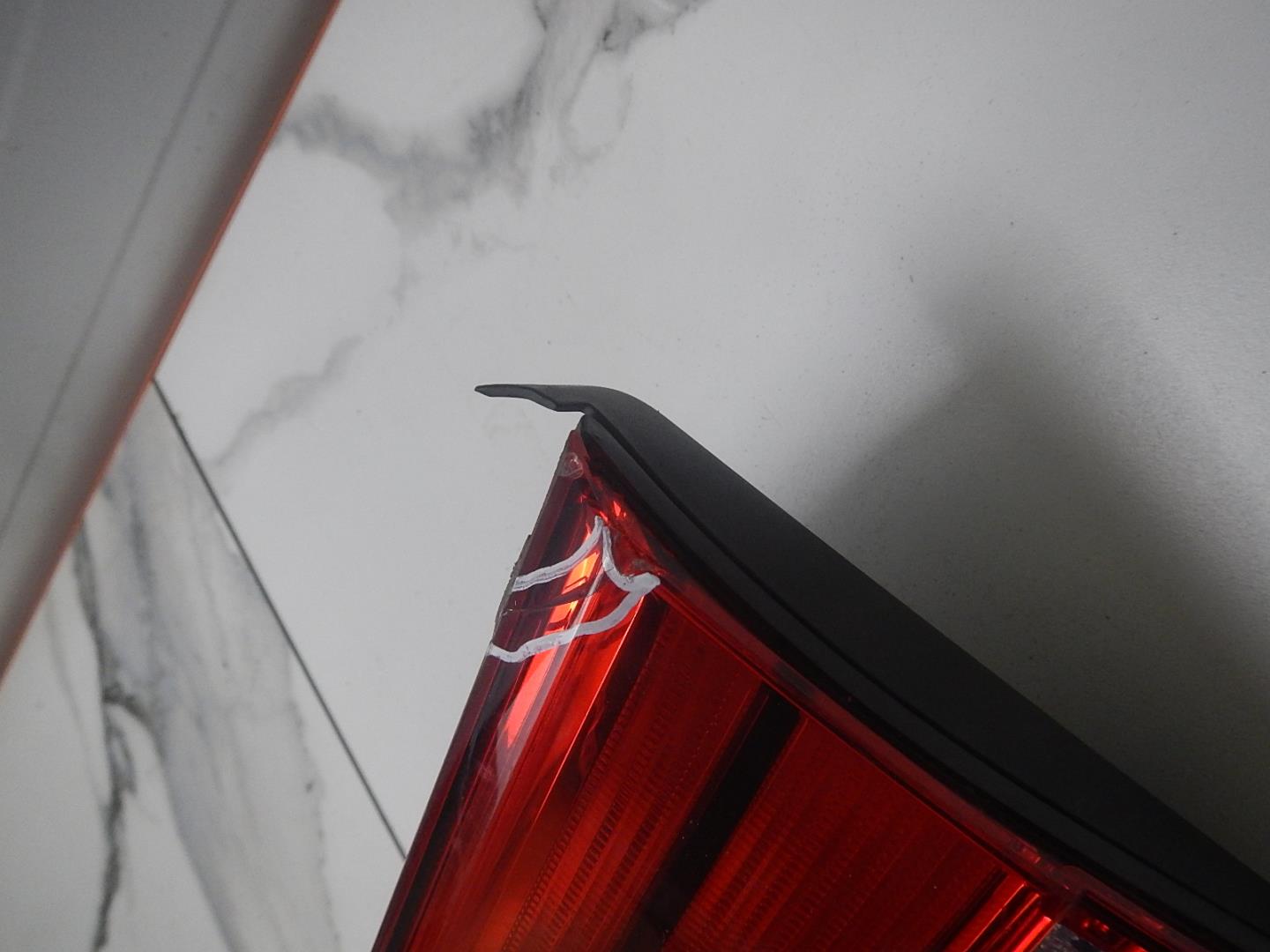 Фонарь задний внутренний правый