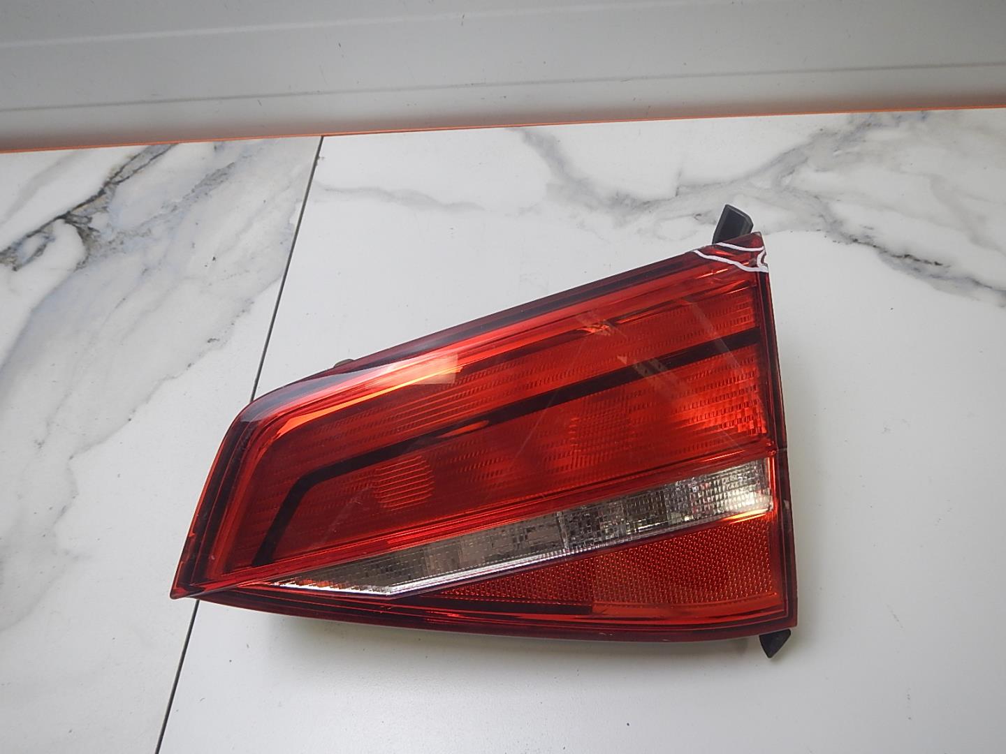 Фонарь задний внутренний правый