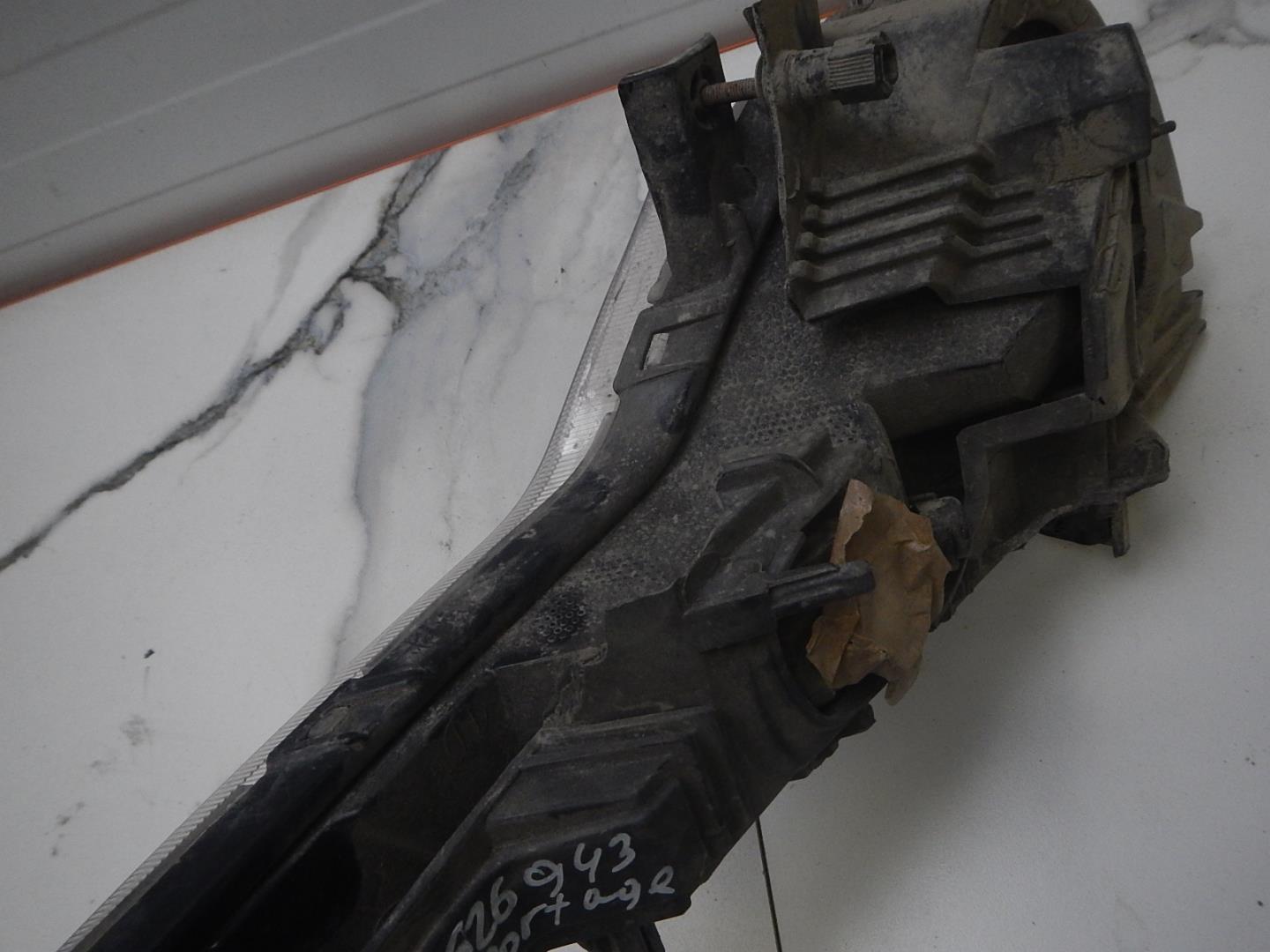 Фара противотуманная левая