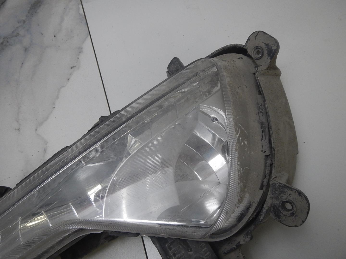 Фара противотуманная левая