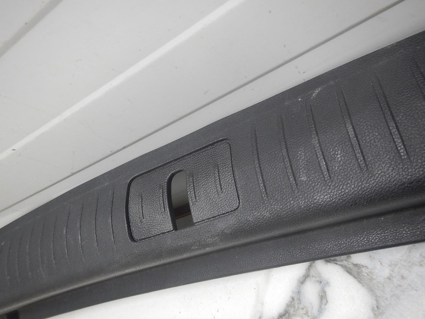 Обшивка багажника