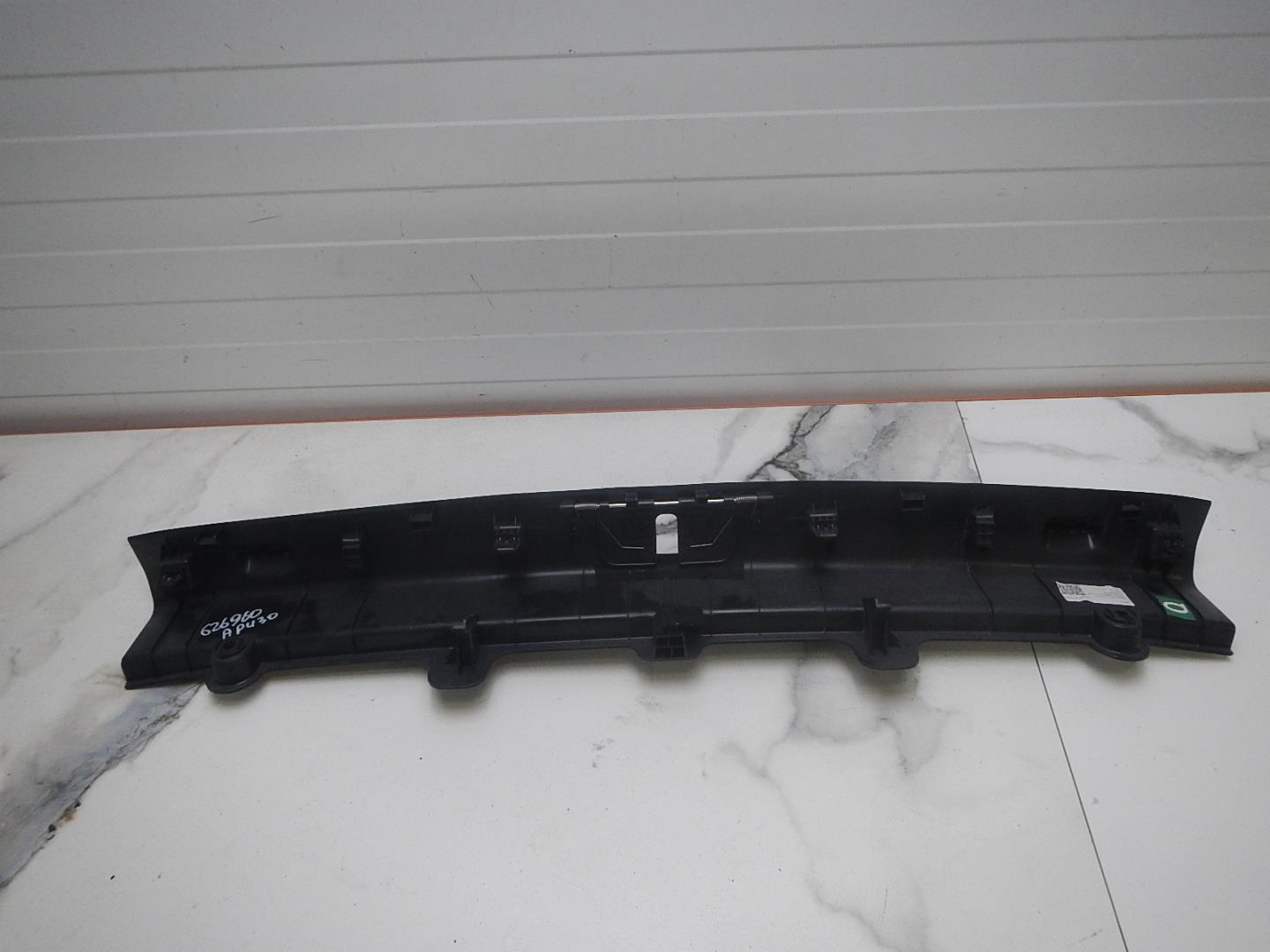 Обшивка багажника