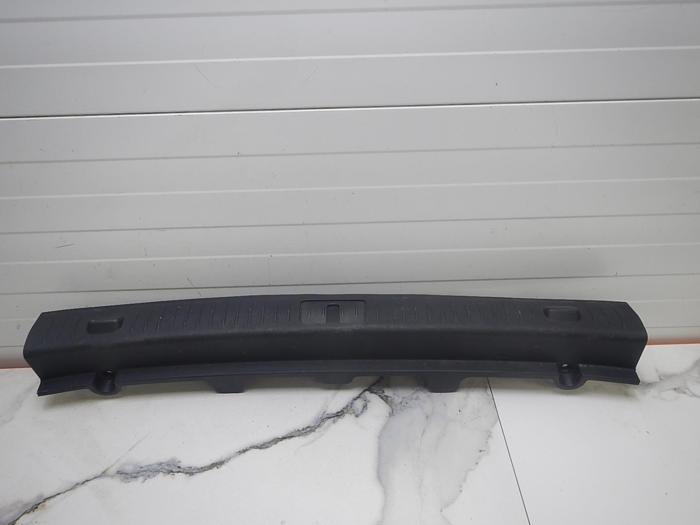 Обшивка багажника