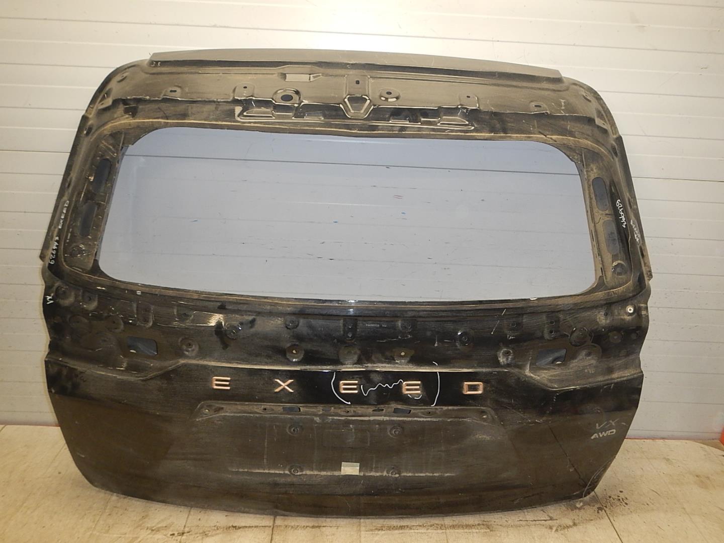 Дверь багажника