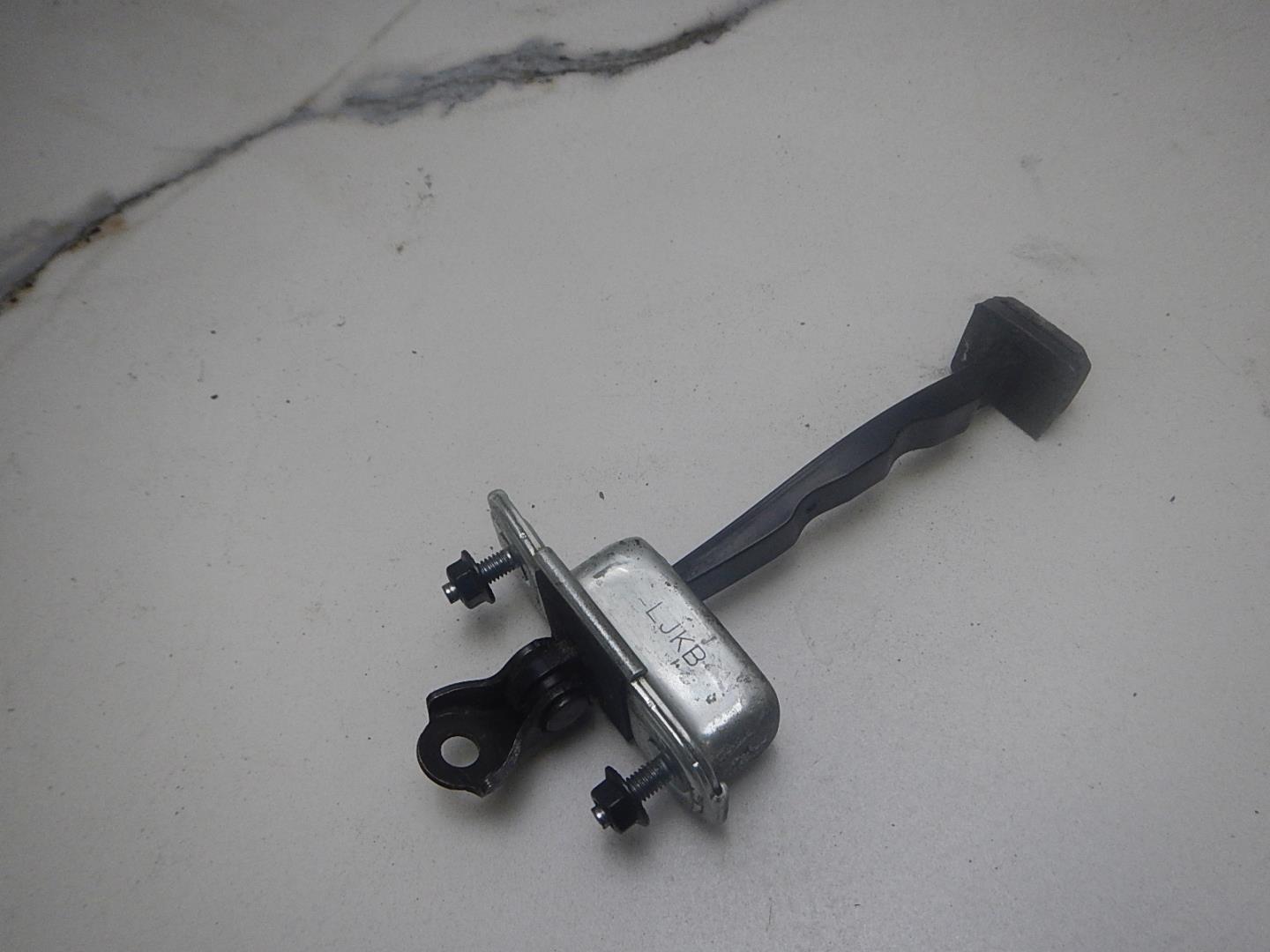 Ограничитель двери