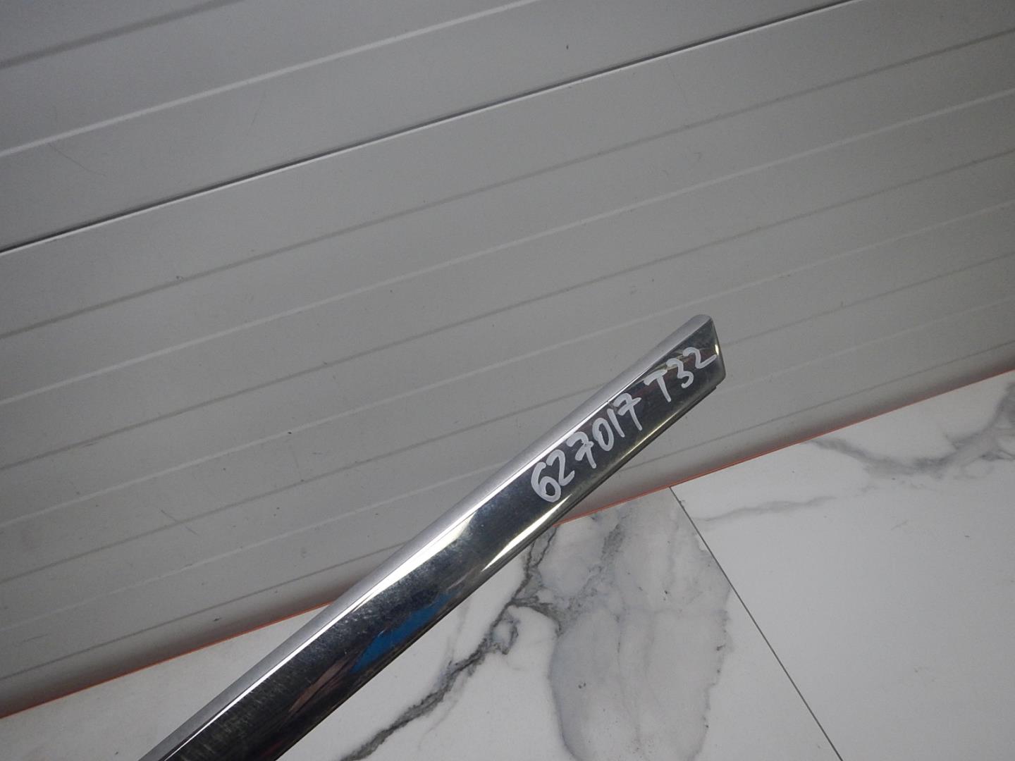 Накладка двери багажника