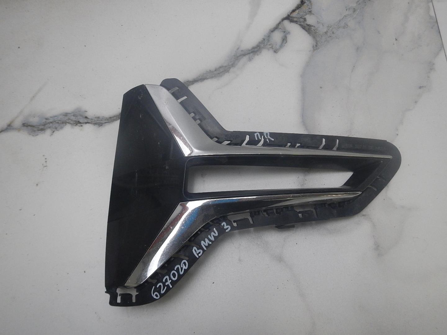 Решетка в бампер правая