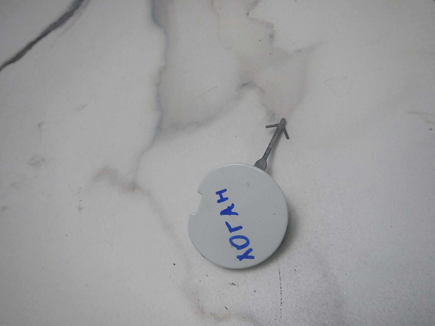 Заглушка буксировочного крюка