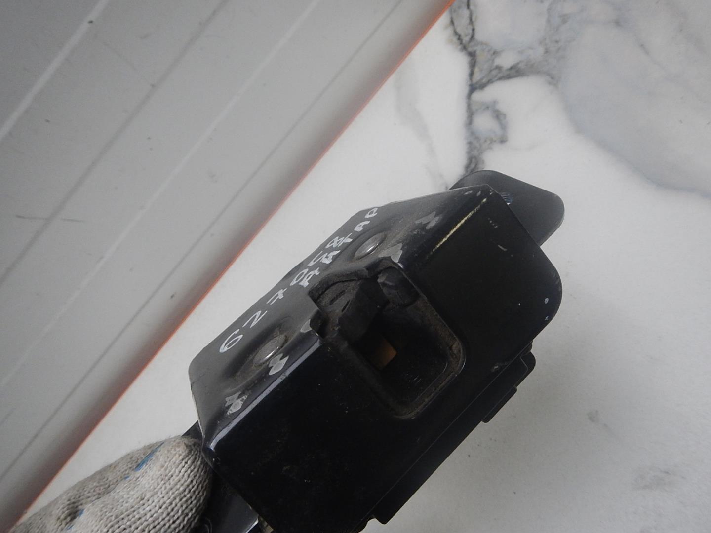 Замок багажника