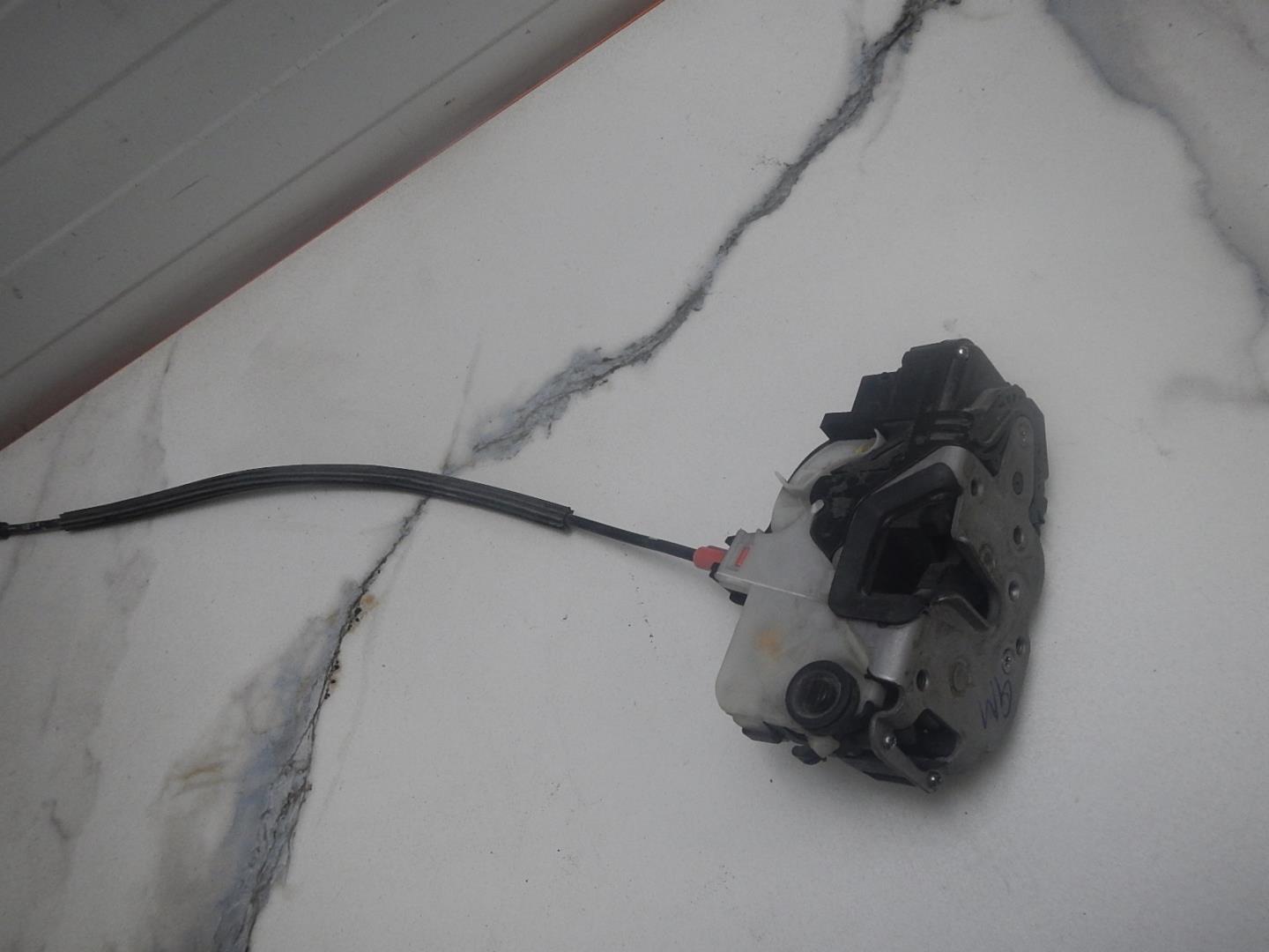 Замок двери задней правой