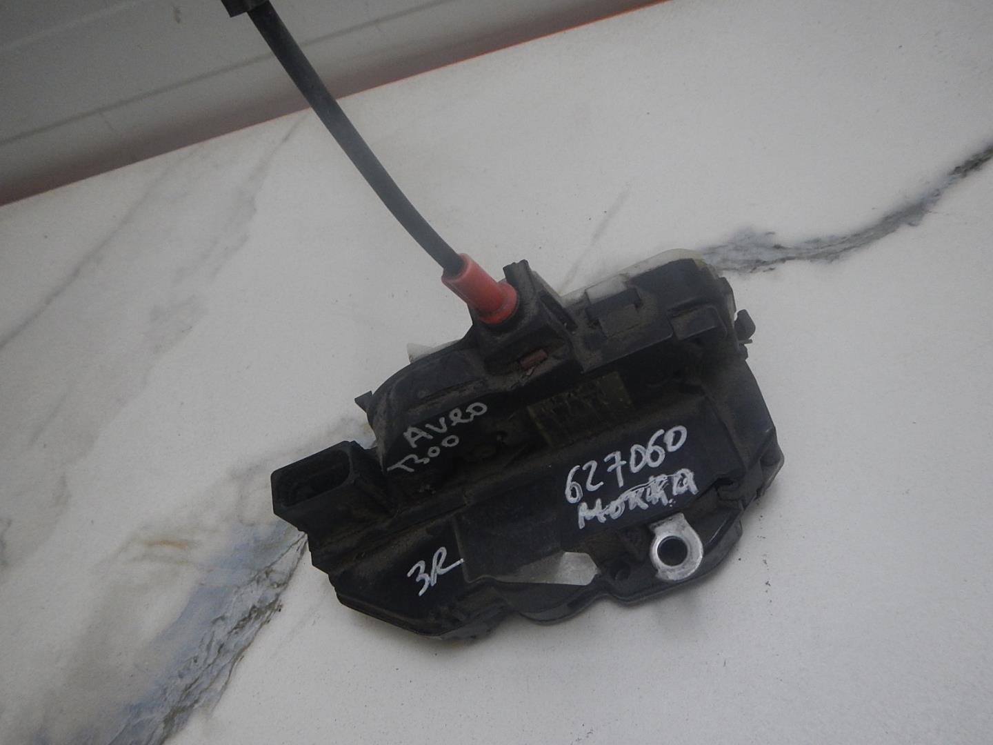 Замок двери задней правой