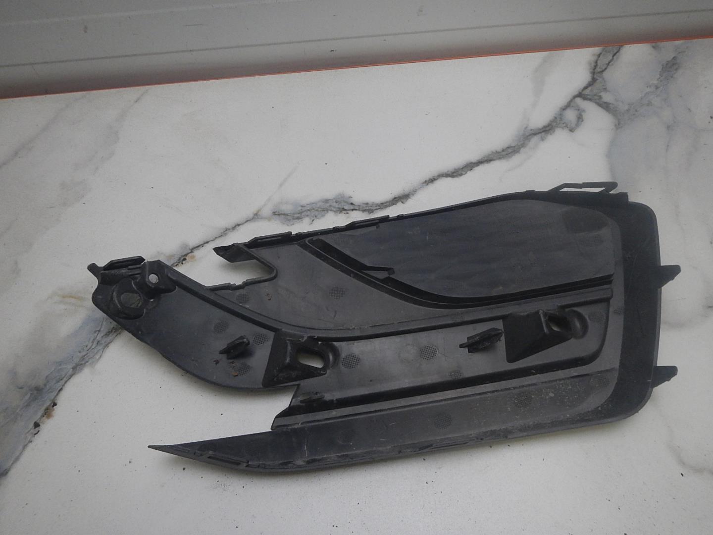 Решетка в бампер правая