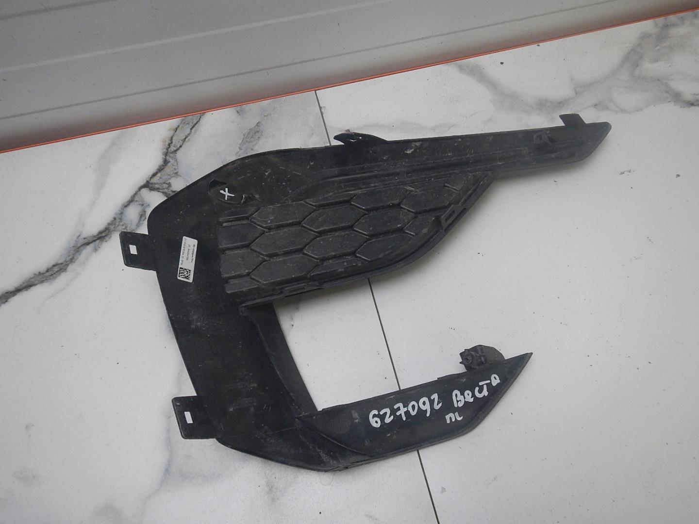 Решетка в бампер левая