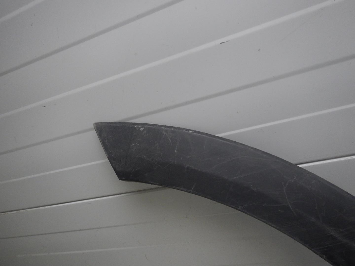 Молдинг задней правой двери