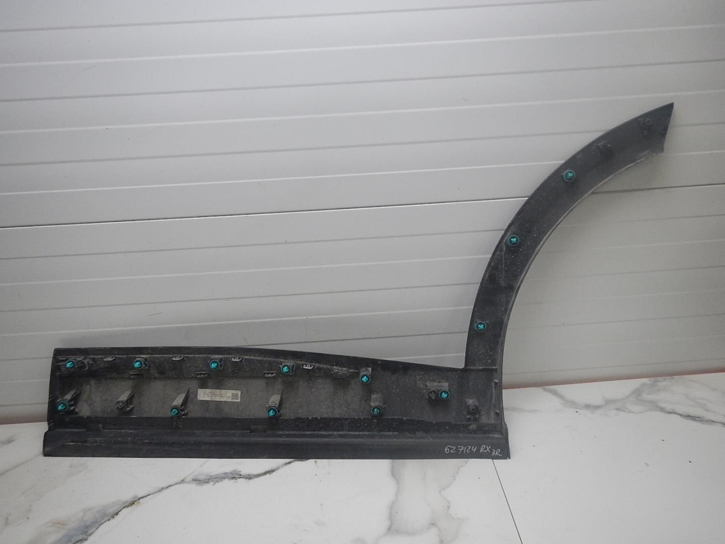 Молдинг задней правой двери