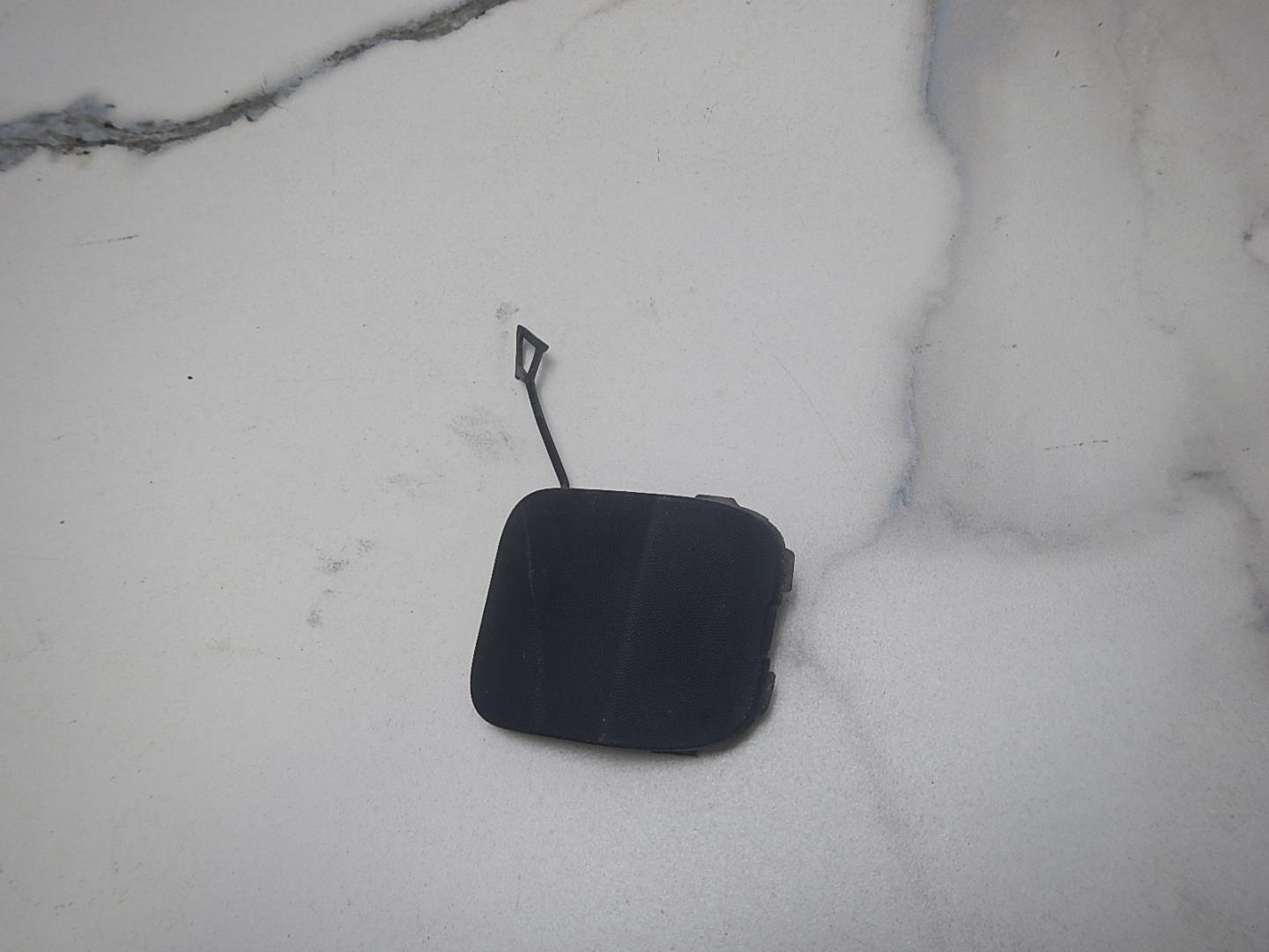 Заглушка буксировочного крюка