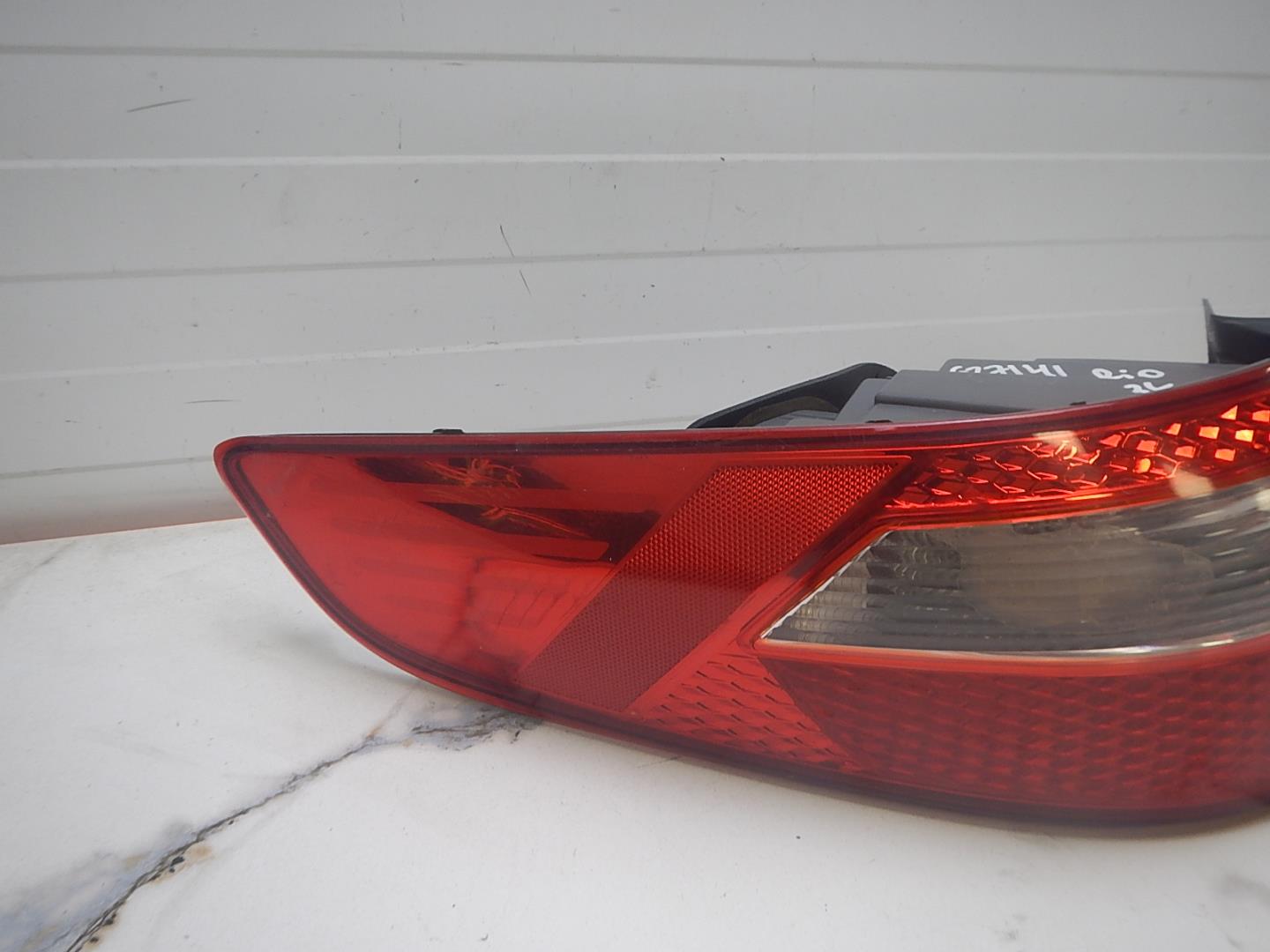 Фонарь задний левый