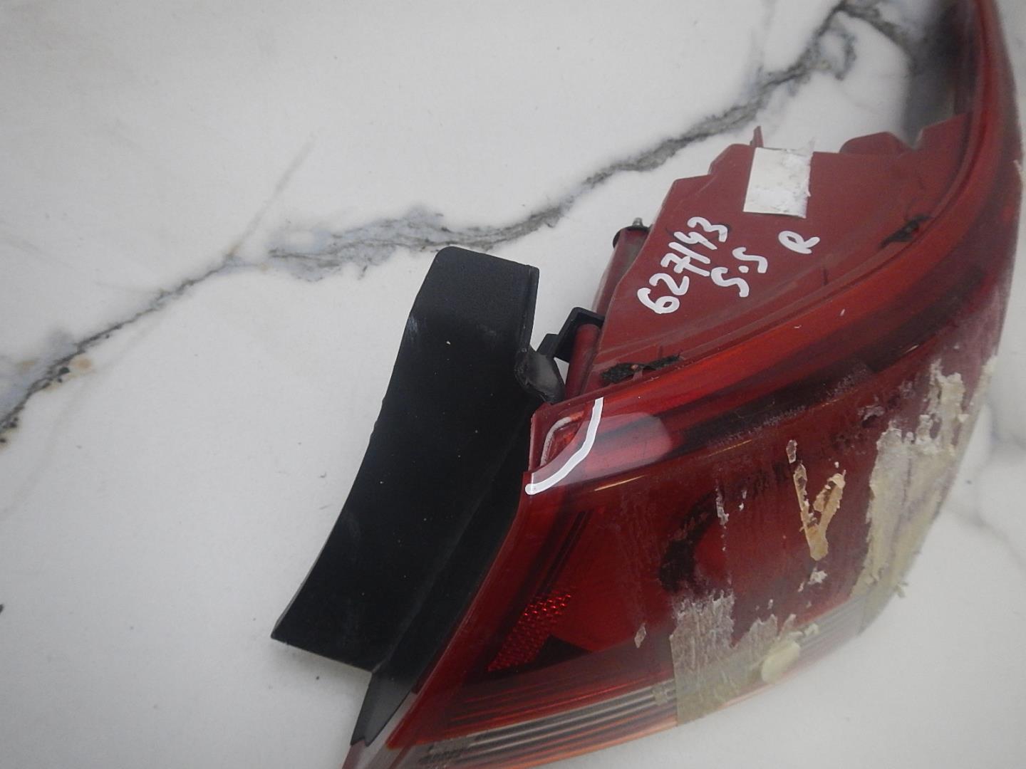 Фонарь задний правый