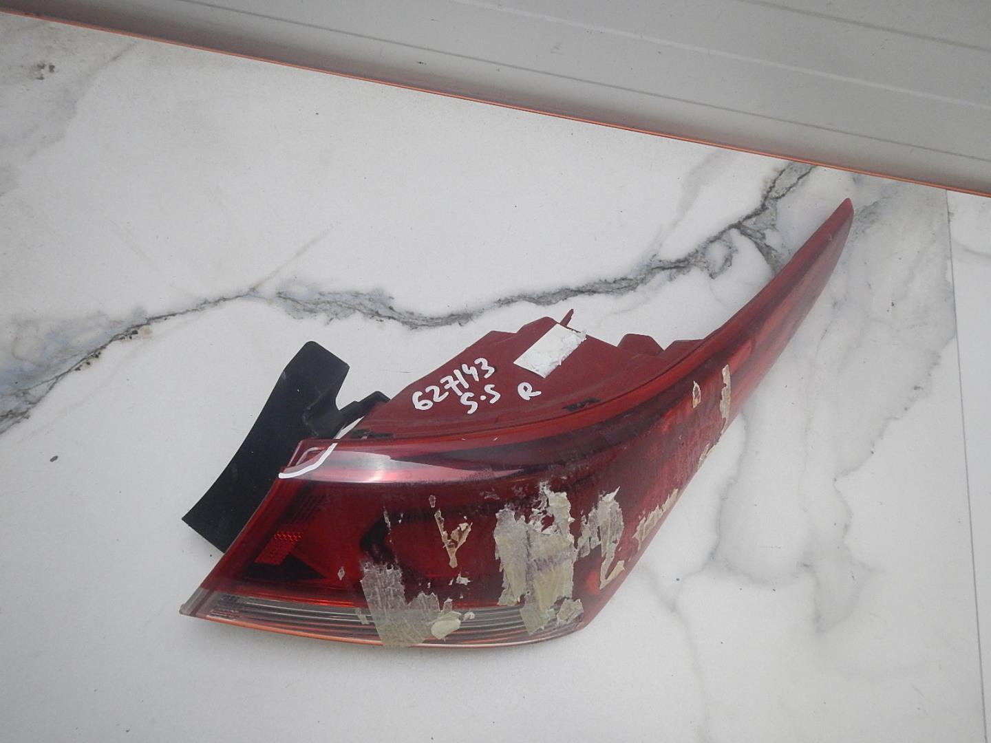 Фонарь задний правый