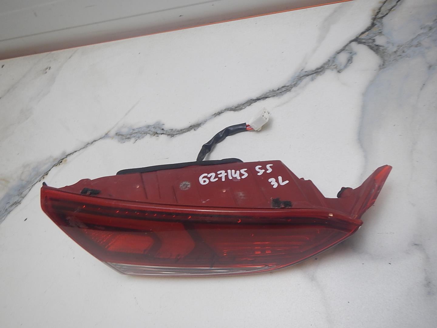 Фонарь задний внутренний левый