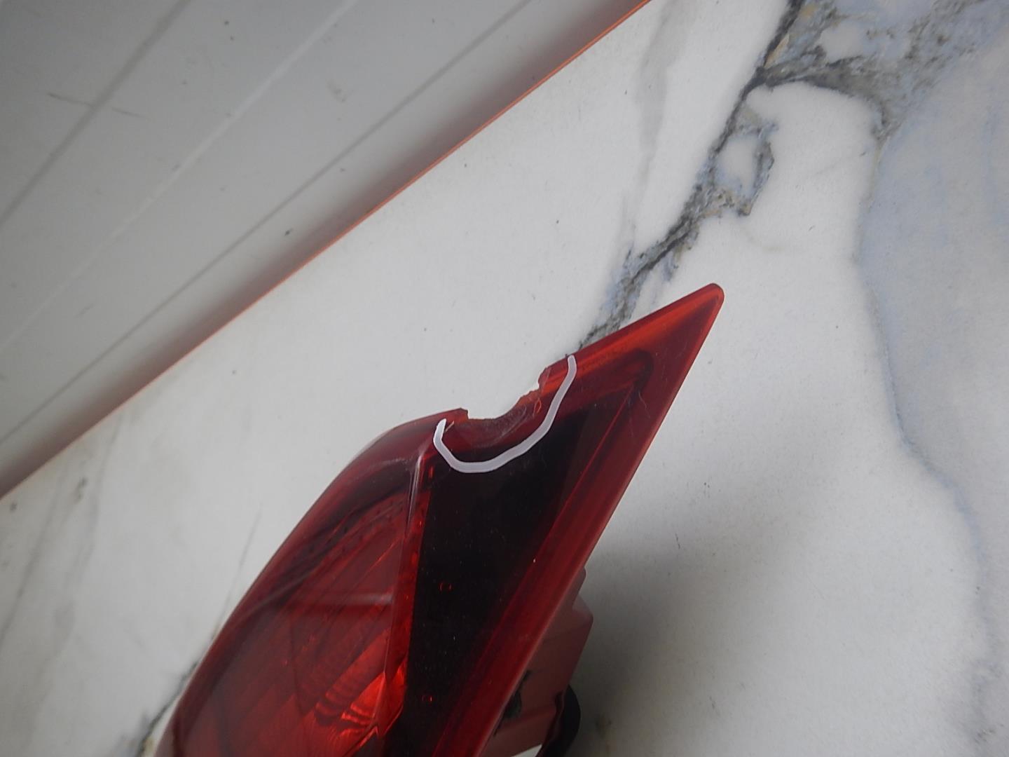 Фонарь задний внутренний левый