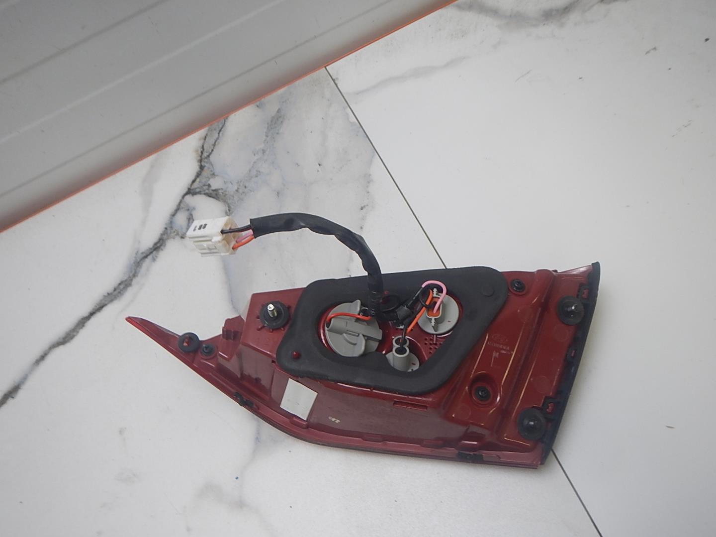 Фонарь задний внутренний левый