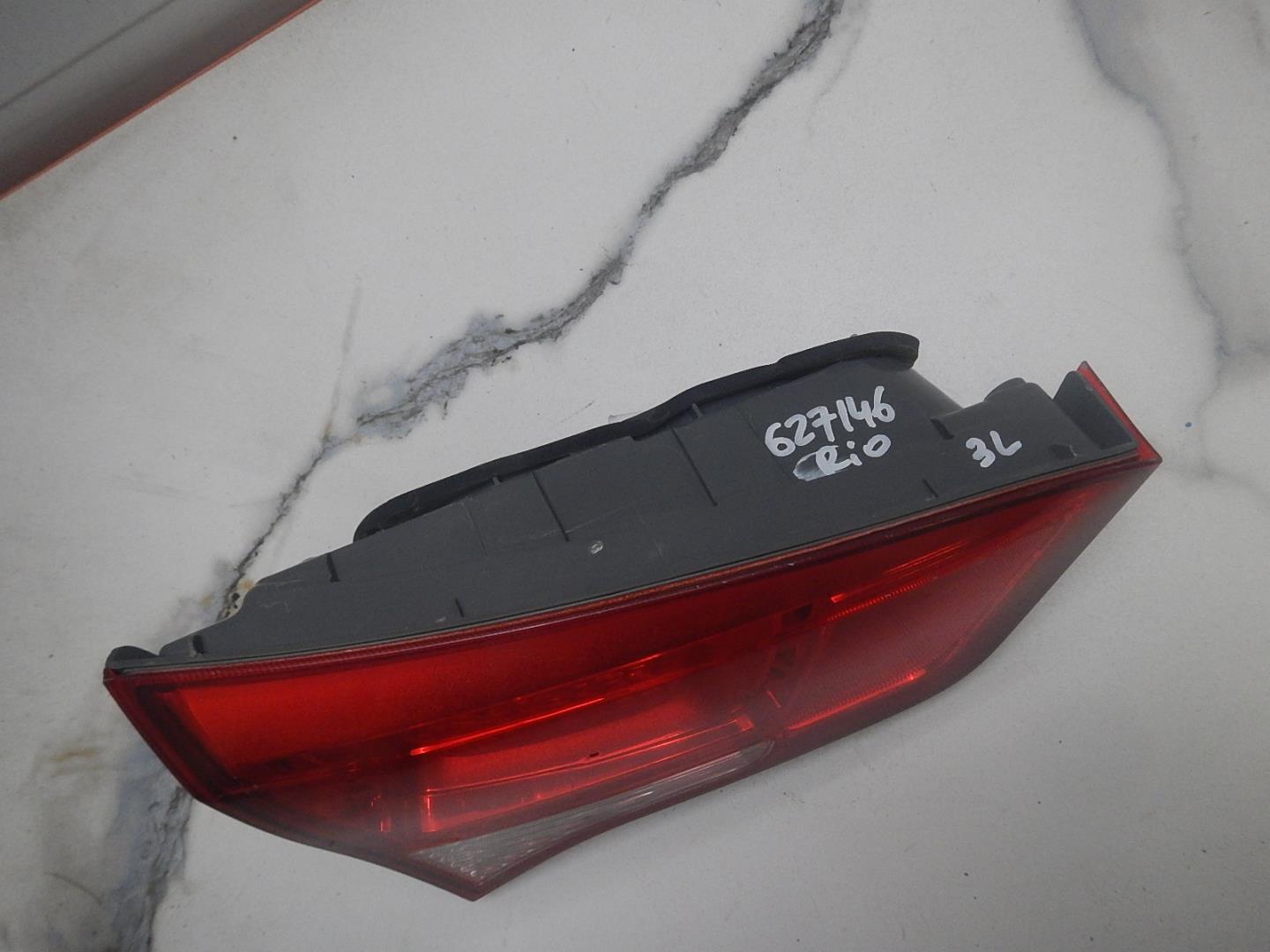 Фонарь задний внутренний левый