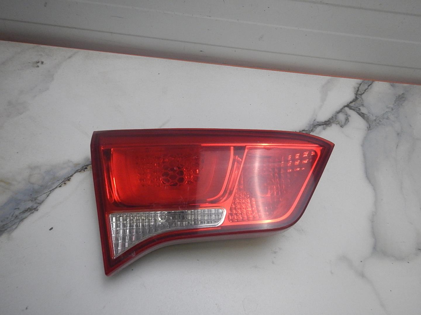 Фонарь задний внутренний левый