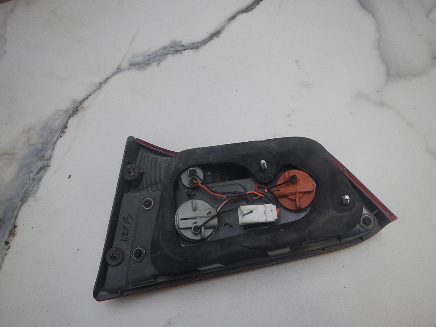 Фонарь задний внутренний левый