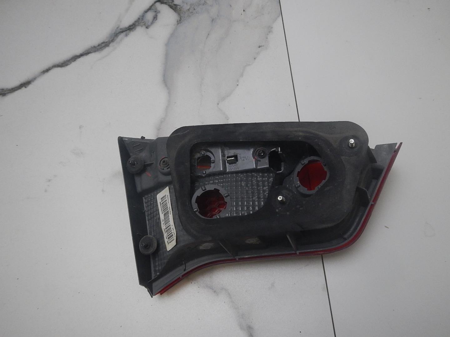 Фонарь задний внутренний правый