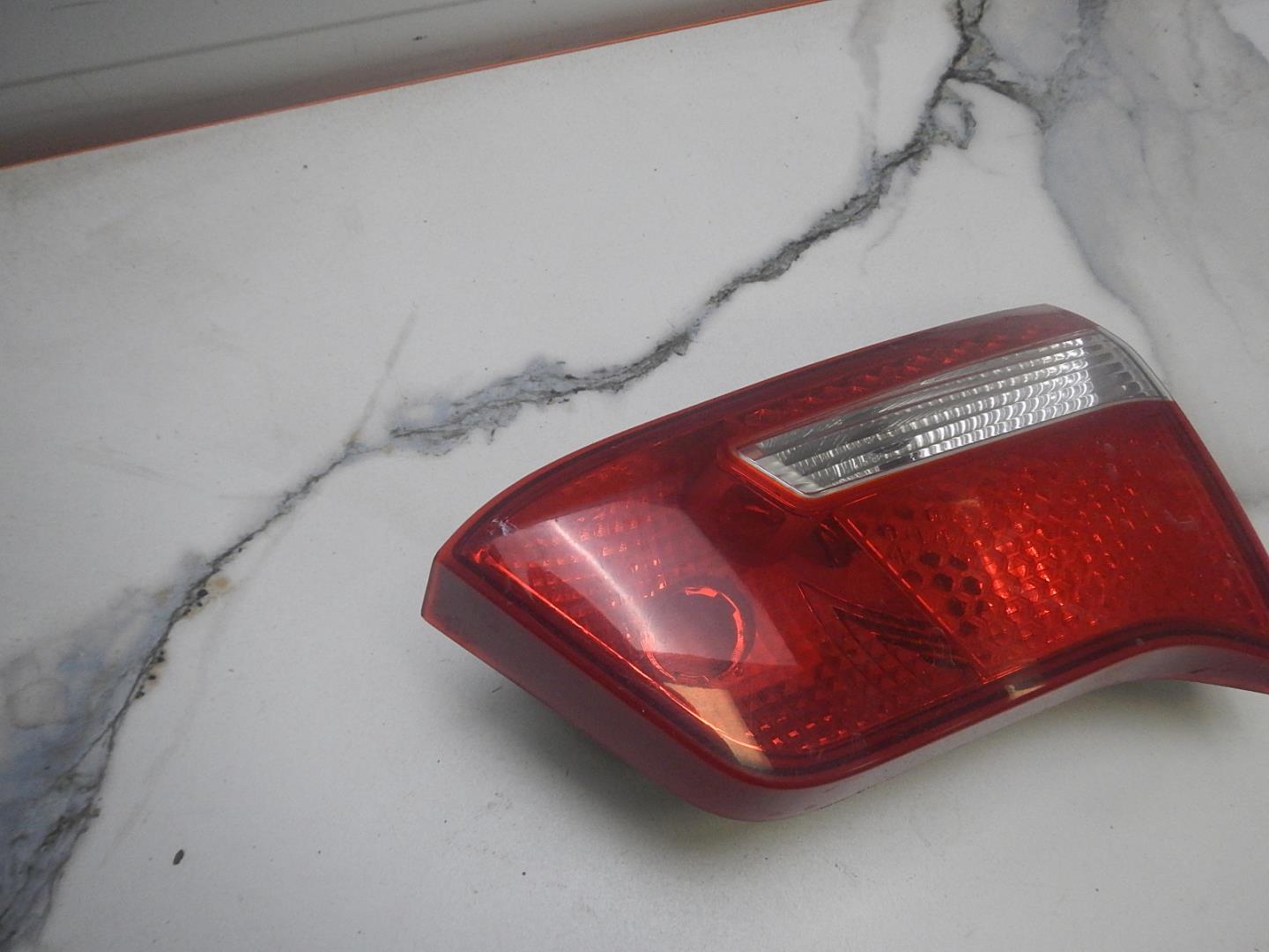 Фонарь задний внутренний правый