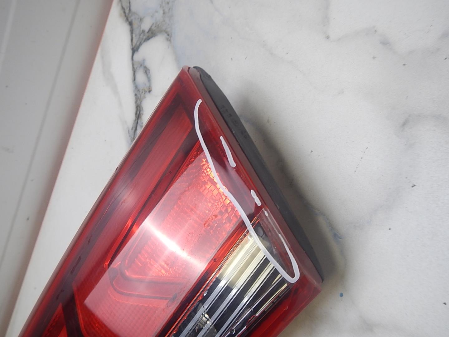 Фонарь задний внутренний правый