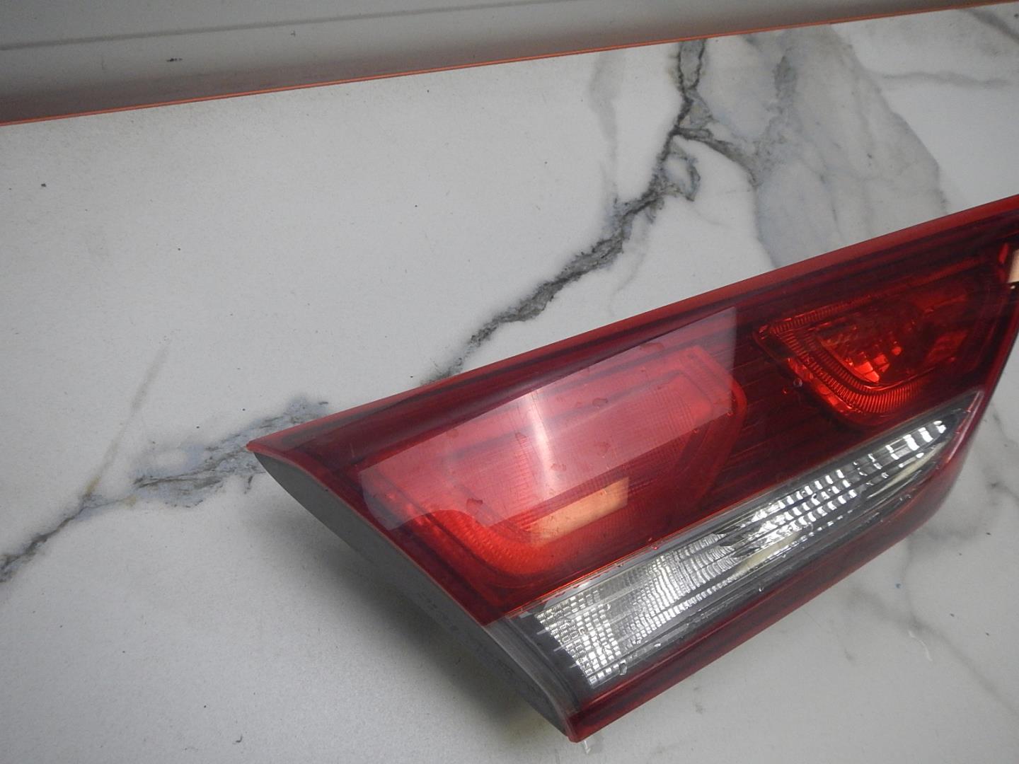 Фонарь задний внутренний левый