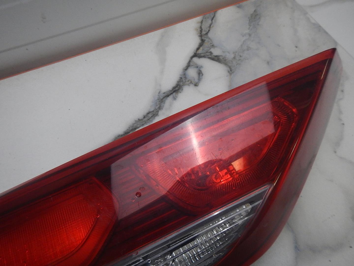 Фонарь задний внутренний левый