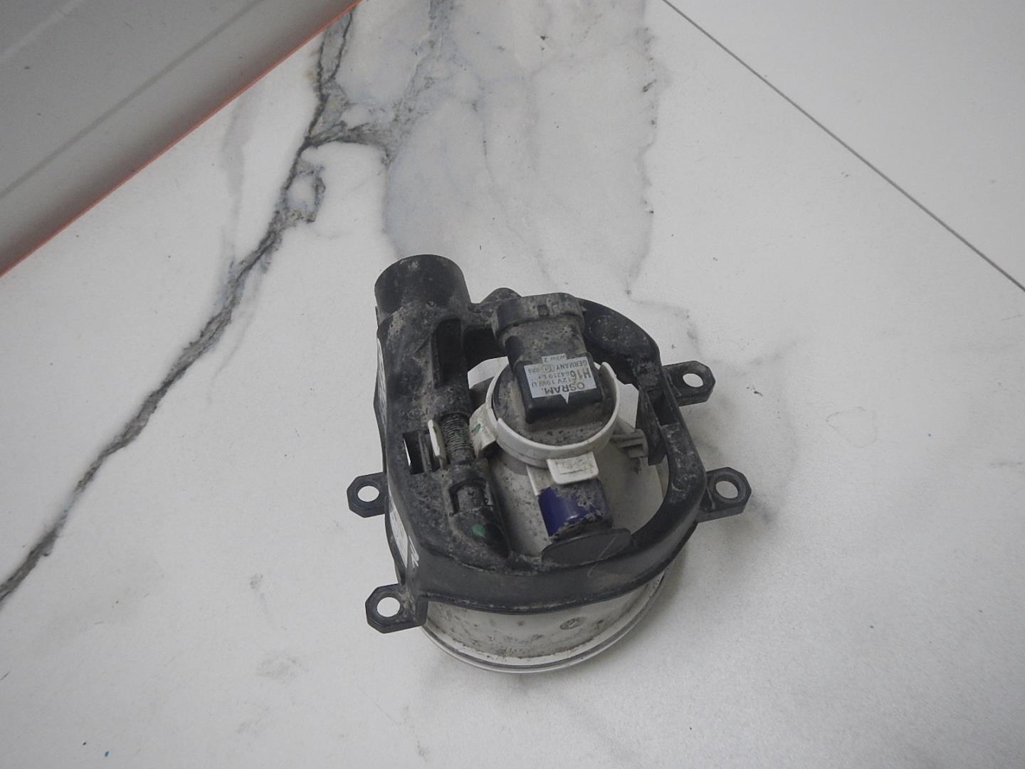 Фара противотуманная левая