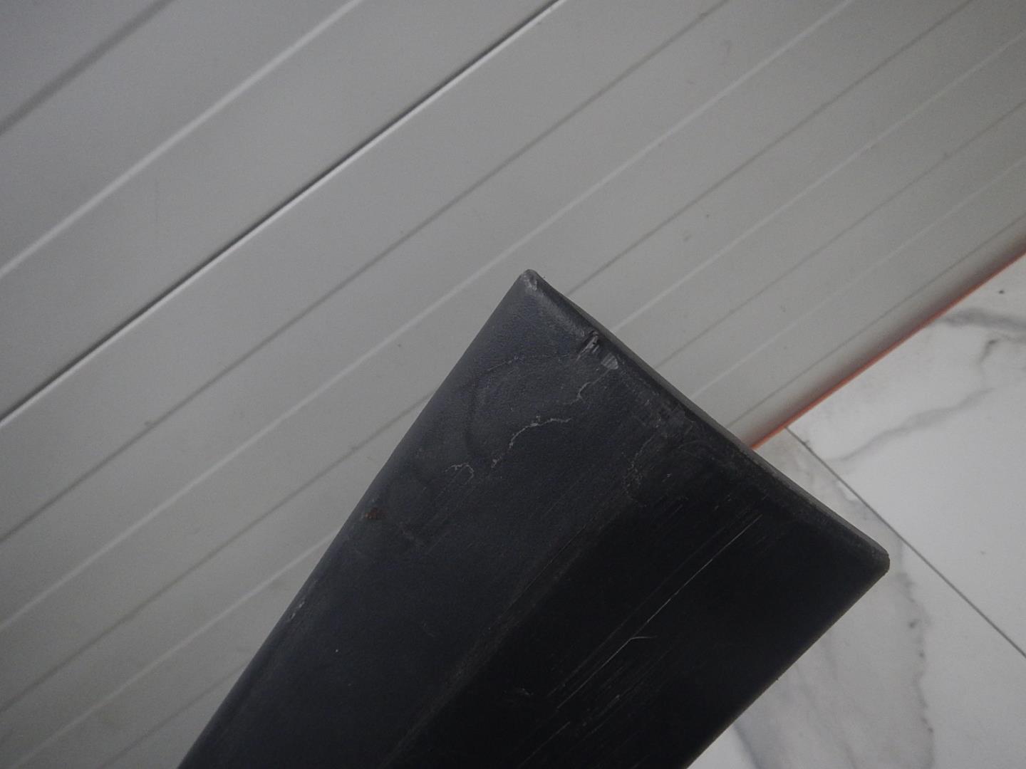 Молдинг передней левой двери