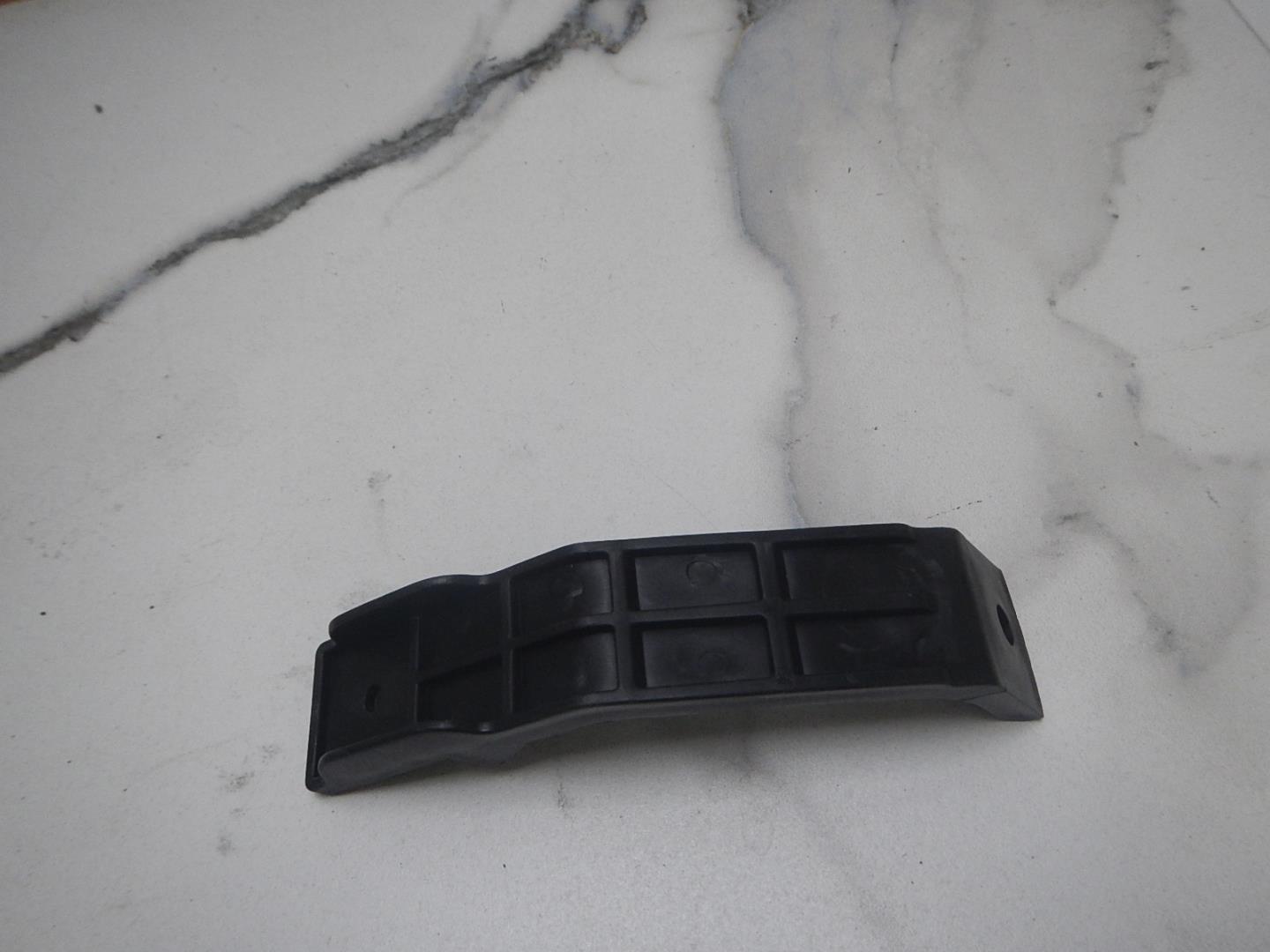 Кронштейн усилителя заднего бампера