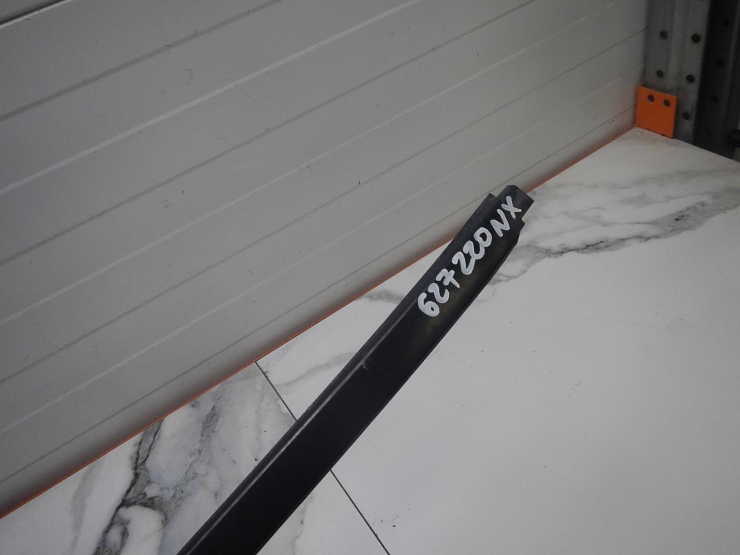 Молдинг лобового стекла