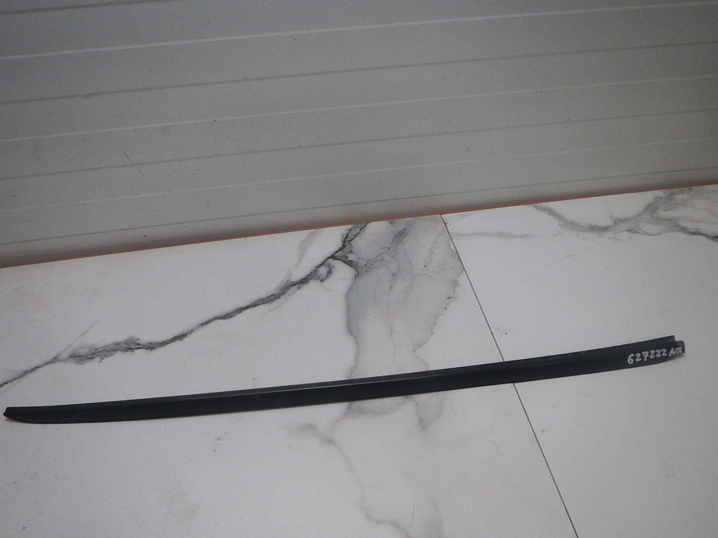 Молдинг лобового стекла