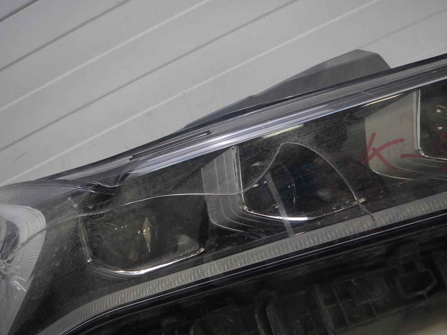 Фара правая