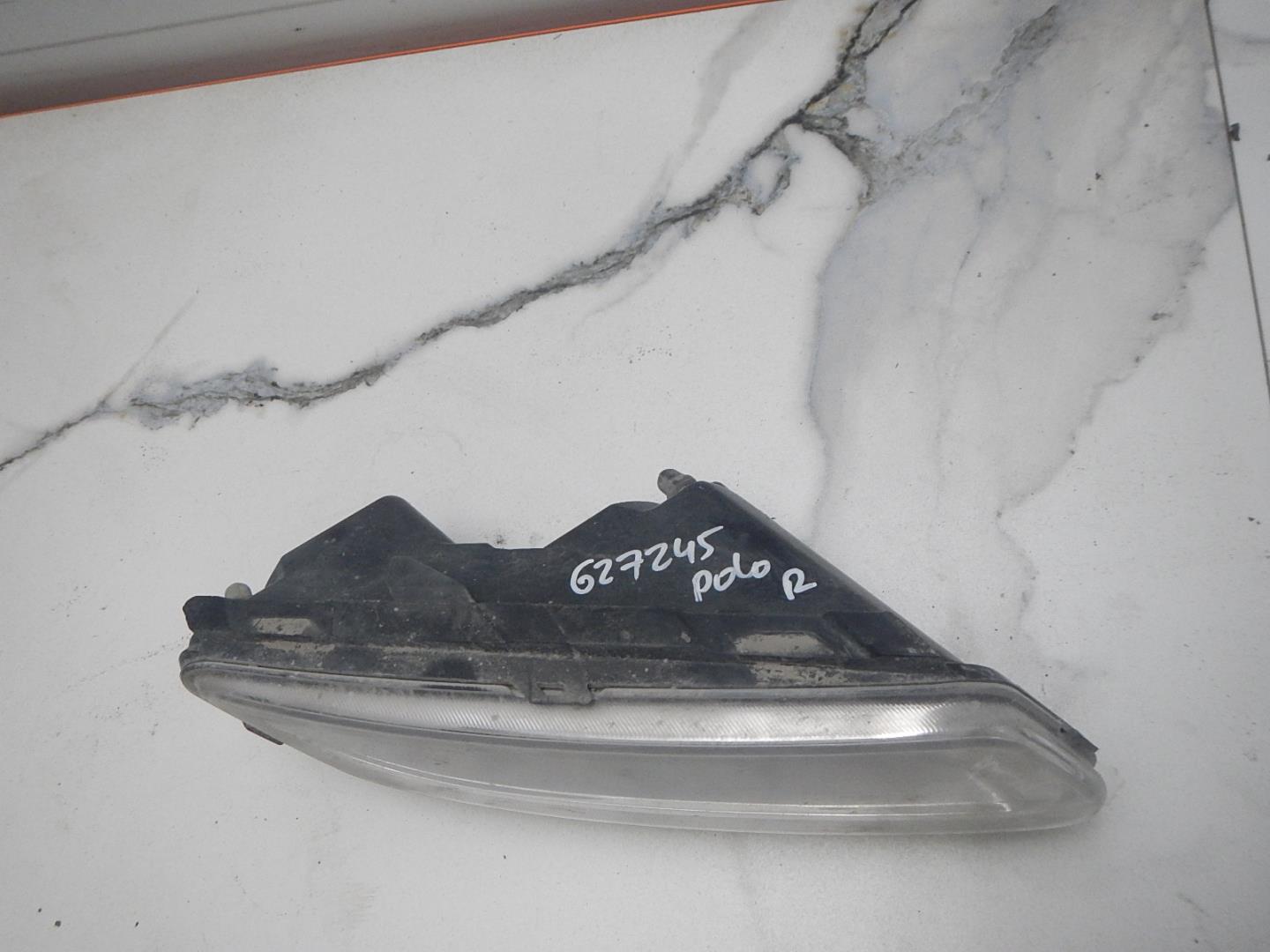 Фара противотуманная правая