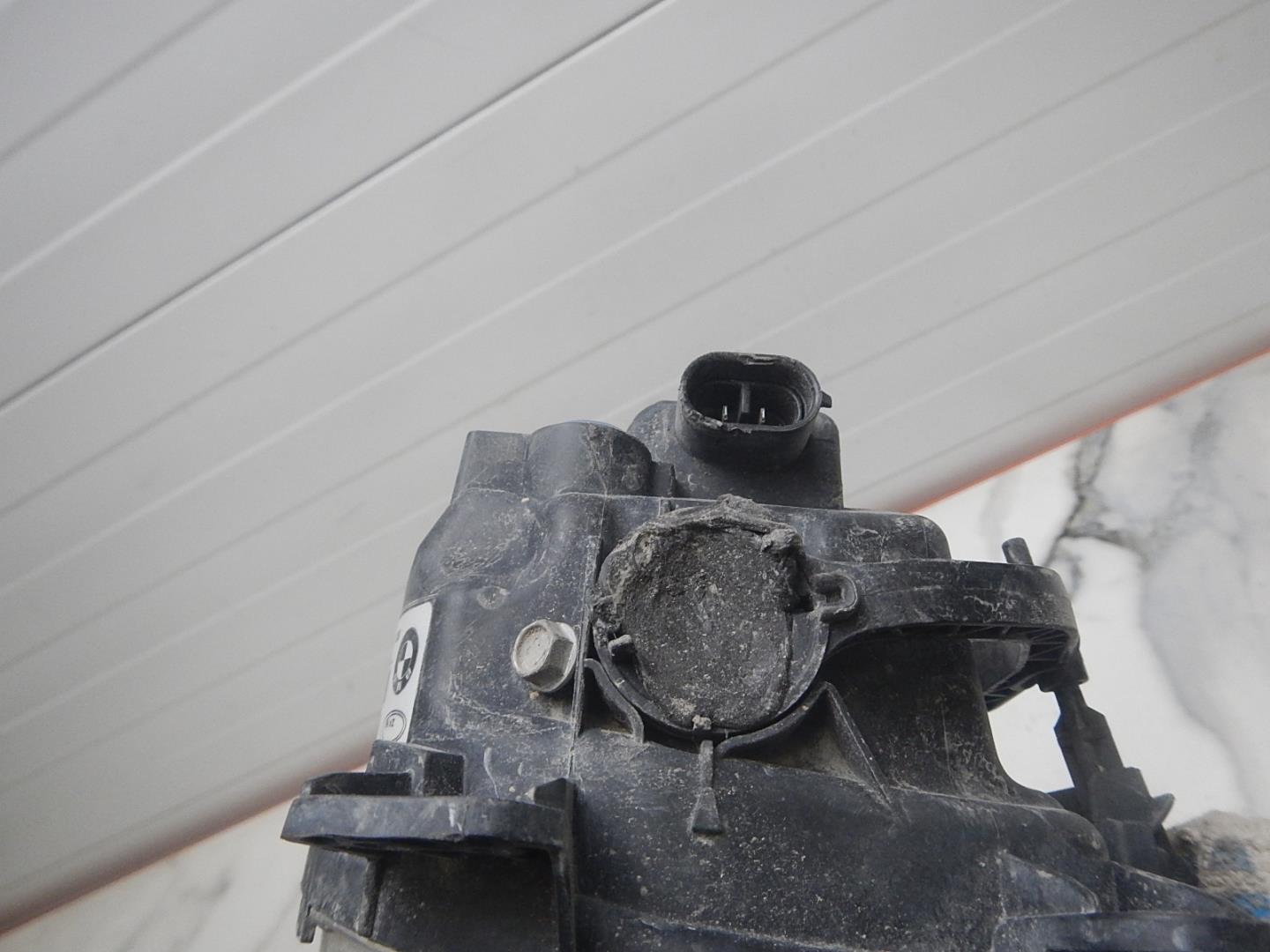 Фара противотуманная левая