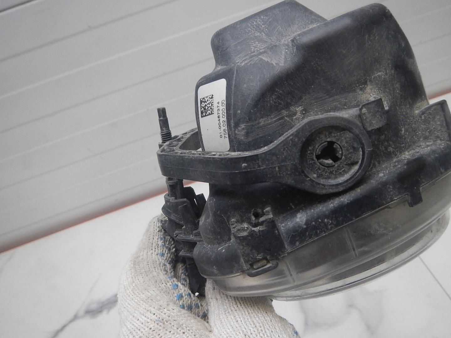 Фара противотуманная левая